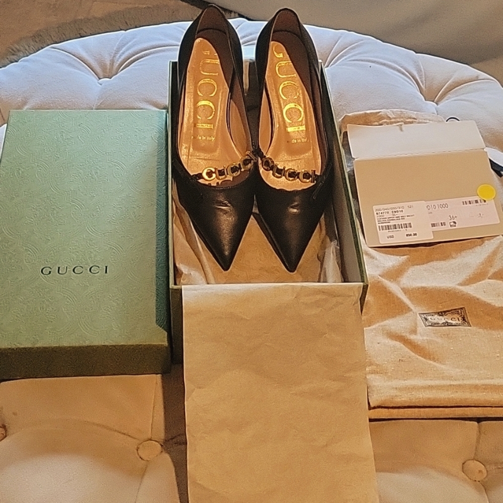 Gucci flats